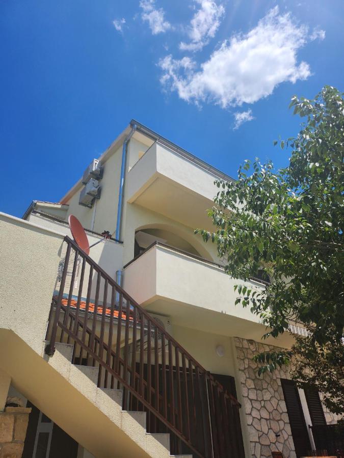 Apartment Big Blue Maslenica Exteriör bild